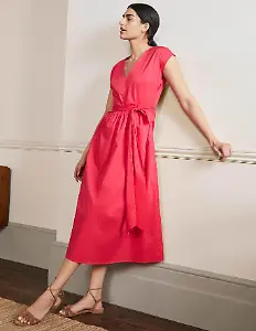 Midikleid mit Taillengürtel