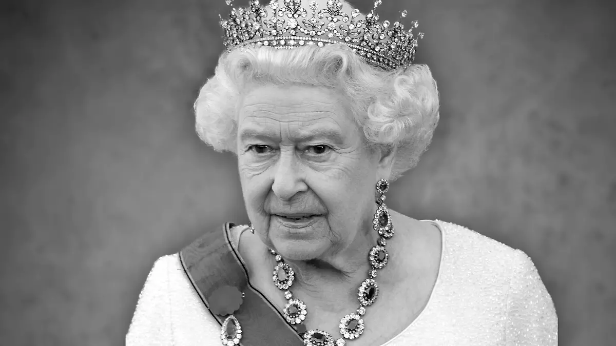 FOTOMONTAGE: Queen Elizabeth II, Einzelbild,angeschnittenes Einzelmotiv,Portraet,Portrait,Portr?t. ARCHIVFOTO: Empfang der britischen Koenigin und dem Duke of Edinburgh zum Staatsbankett durch den Bundespraesidenten im Schloss Bellevue in Berlin am 24.06.2015. Staatsbesuch der Koenigin des Vereinigten Koenigreichs Grossbritannien und Nordirland in Deutschland 2015. ?