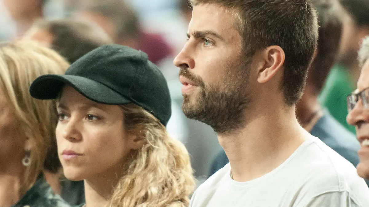 A pregnant Shakira and Gerard Pique attend the USA v Slovenia game at the Basketball World Cup 2014 in BarcelonaFeaturing: Shakira,Gerard PiqueWhere: Barcelona, SpainWhen: 09 Sep 2014Credit: David R.Rico/WENN.com