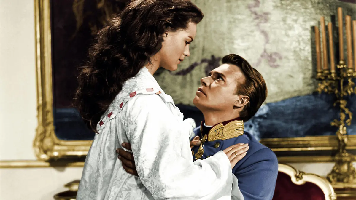 Romy Schneider & Karlheinz Bhm Characters: Princess Elisabeth in Bavaria & Kaiser Franz Joseph Film: Sissi AT 1955 Director: Ernst Marischka 21 December 1955 PUBLICATIONxINxGERxSUIxAUTxONLY Copyright: MaryxEvansxAFxArchive 12073087 editorial use only