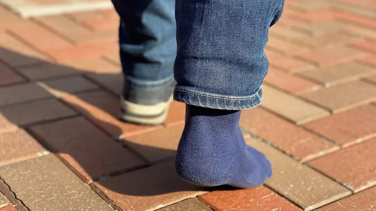 Nach dem Raubüberfall in Kiel verliert einer der Jugendlichen einen Schuh (Symbolbild).