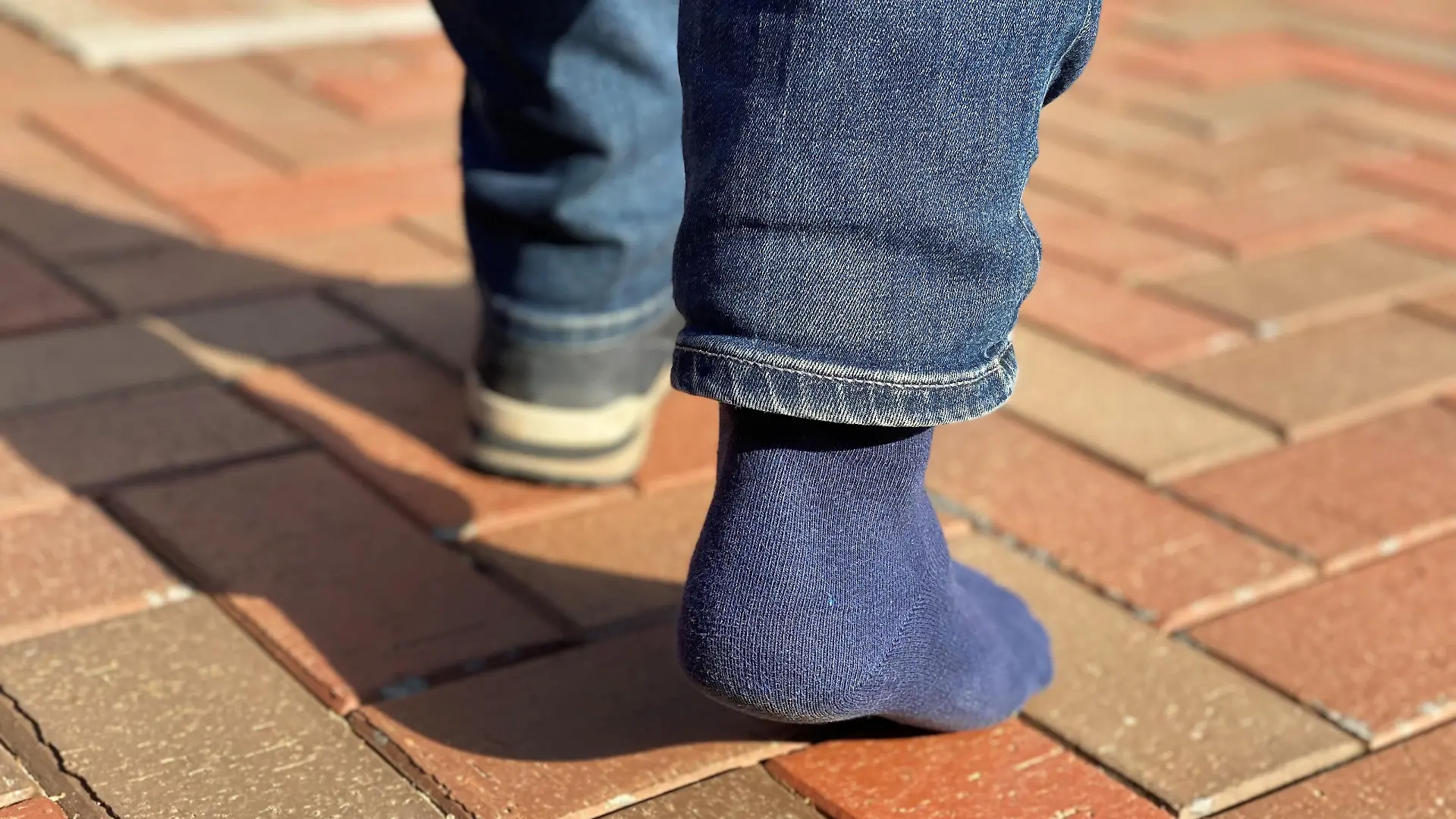 Nach dem Raubüberfall in Kiel verliert einer der Jugendlichen einen Schuh (Symbolbild).