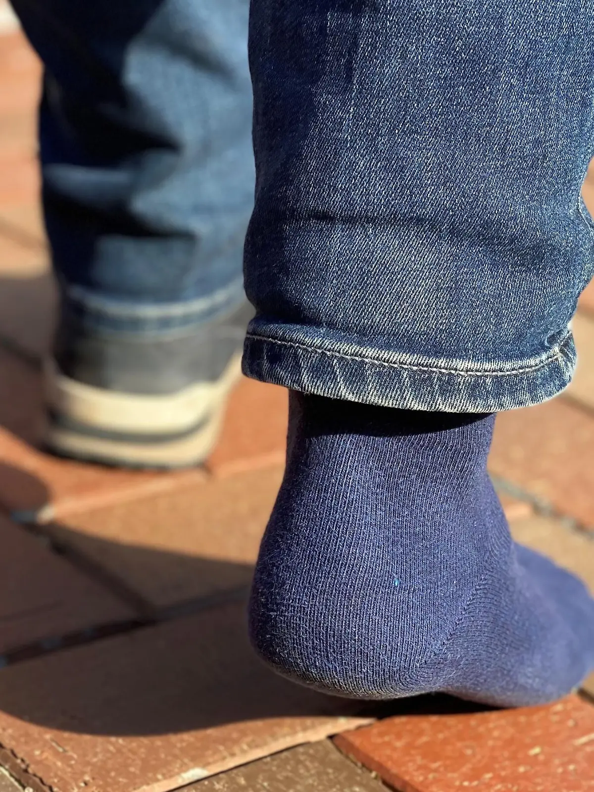 Nach dem Raubüberfall in Kiel verliert einer der Jugendlichen einen Schuh (Symbolbild).