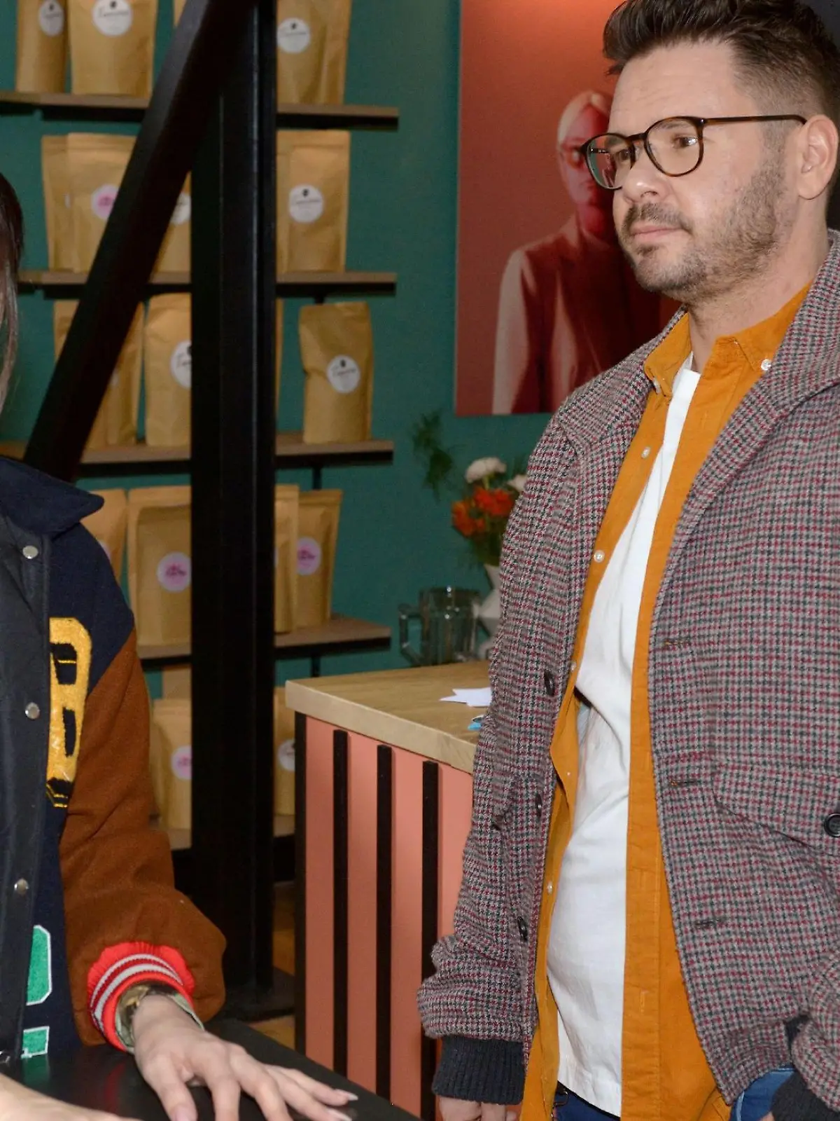 Emily (Anne Menden) findet mit Tuner (Thomas Drechsel) neue Motivation für ihre Arbeit.

Die Verwendung des sendungsbezogenen Materials ist nur mit dem Hinweis und Verlinkung auf RTL+ gestattet.