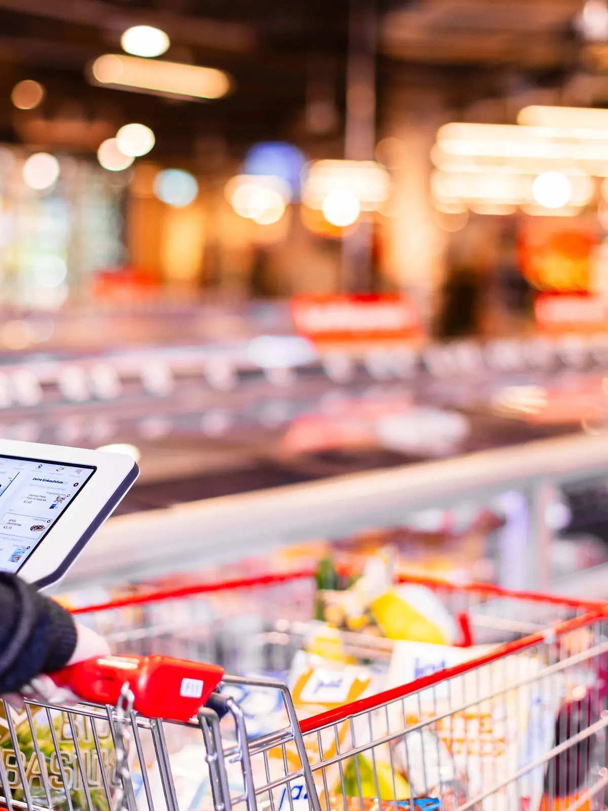 Gemeinsam mit dem Technologie-Unternehmen Catch testet Rewe in Köln einen digitalen Einkaufsbegleiter.