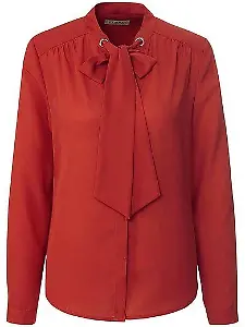 Rote Bluse mit Schluppe