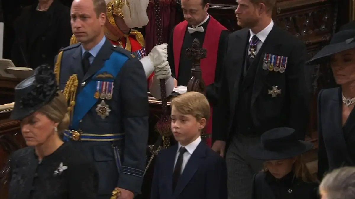 Die Mini-Royals wohnten dem Trauergottesdienst für Queen Elizabeth II. bei