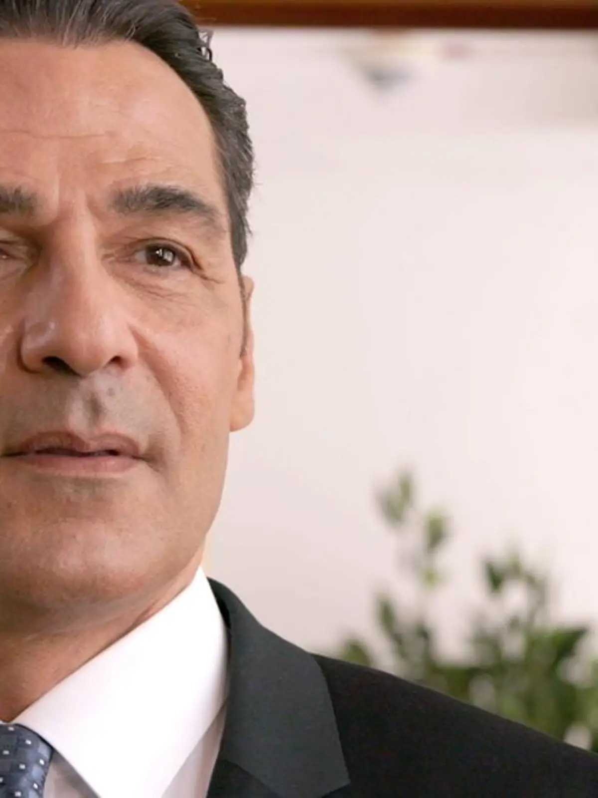 Nathalie muss sich in dem Prozess ihrem Peiniger Frank Giese (Erol Sander) stellen. 

Die Verwendung des sendungsbezogenen Materials ist nur mit dem Hinweis und Verlinkung auf RTL+ gestattet.