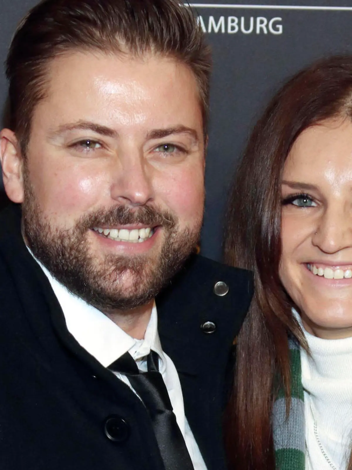 Felix von Jascheroff mit Freundin Alexandra Sophie bei der Premiere des Musicals Harry Potter und das verwunschene Kind im Mehr Theater am Großmarkt. Hamburg, 05.12.2021 *** Felix von Jascheroff with girlfriend Alexandra Sophie at the premiere of the musical Harry Potter and the Enchanted Child at the Mehr Theater am Großmarkt Hamburg, 05 12 2021 Foto:xgbrcix/xFuturexImage 