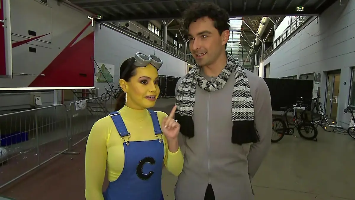 Im Interview vor der Show verrät Christina Luft uns, dass sie sich verletzt hat.