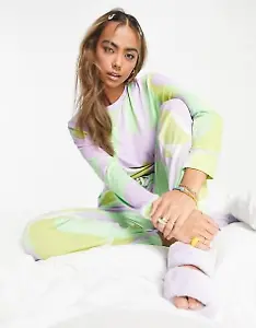 Lounge-Set mit Sweatshirt und Jogginghose