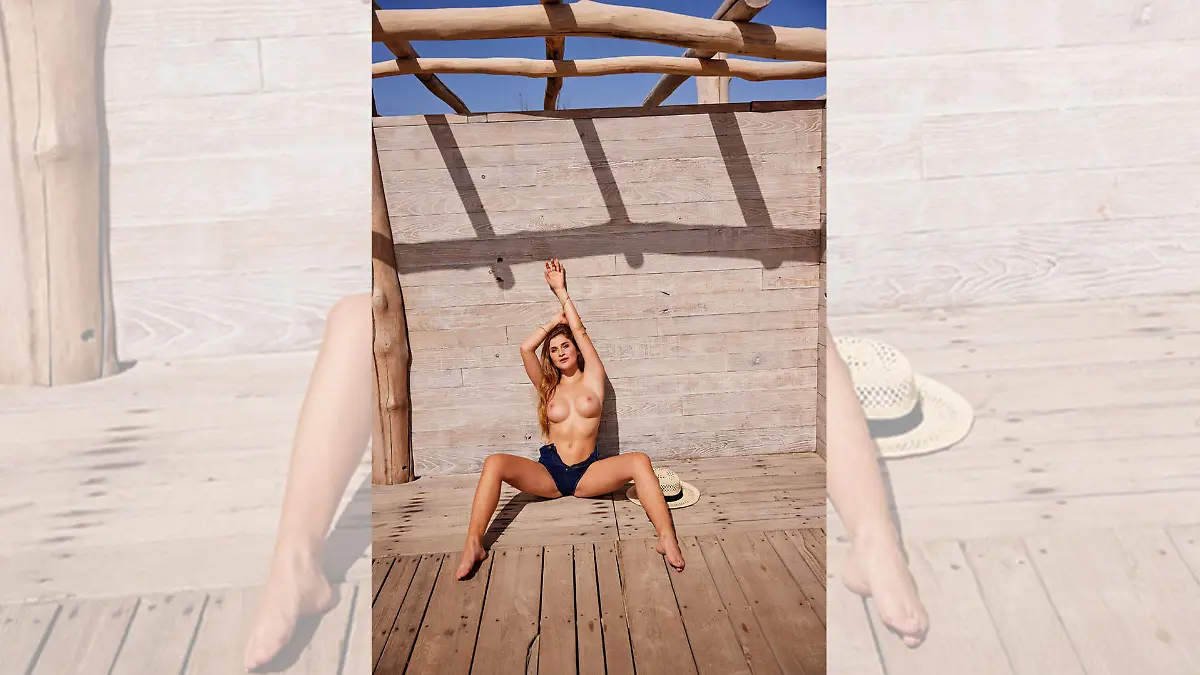 TEASER Playboy 2.jpg