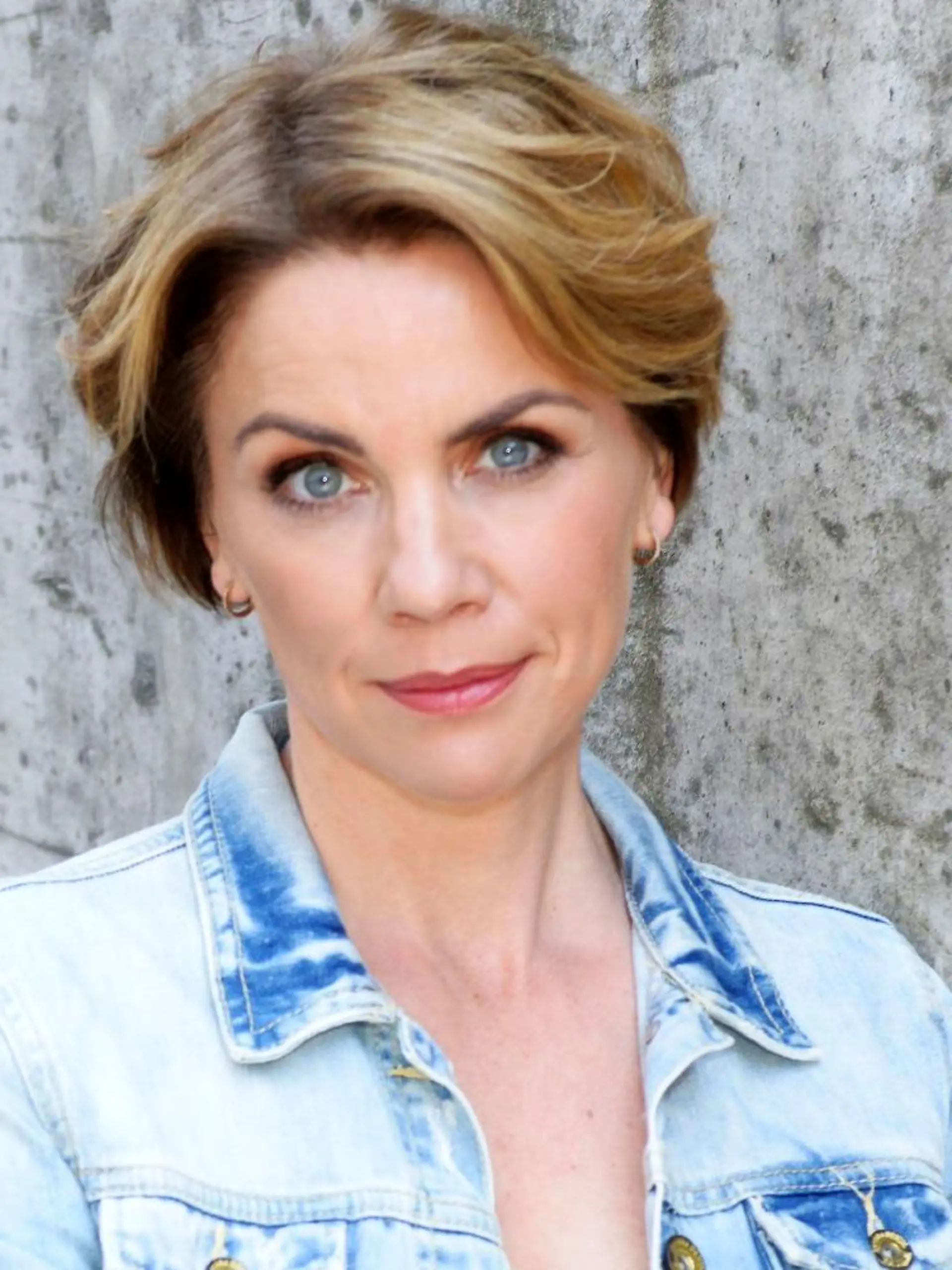Gisa Zach spielt Yvonne Bode.

Die Verwendung des sendungsbezogenen Materials ist nur mit dem Hinweis und Verlinkung auf TVNOW gestattet.