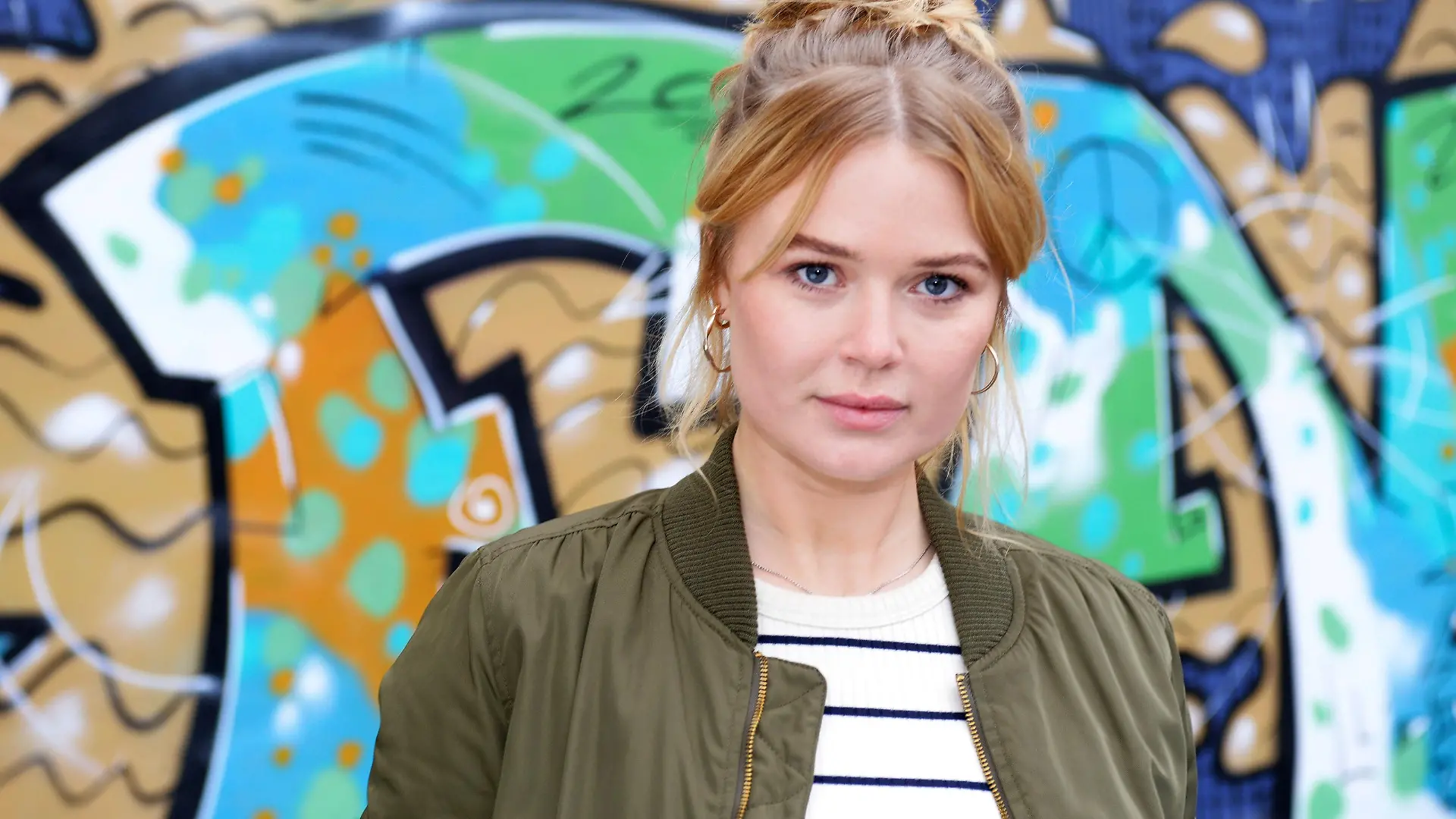 Isabel Hinz spielt die Rolle "Gina Wallenberg"
Die Verwendung des sendungsbezogenen Materials ist nur mit dem Hinweis und Verlinkung auf RTL+ gestattet.