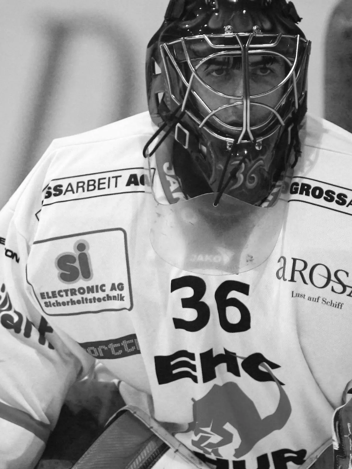 Bildnummer: 02544033  Datum: 02.12.2006  Copyright: imago/Geisser
Goalie Ivan Mantegazzi (Chur); Vdig, quer, Torhüter, Torwart, close Nationalliga B 2006/2007, NLB, 2. Schweizer Liga, EHC Chur Langenthal Konzentration,  Eishockey Herren Mannschaft Schweiz Einzelbild Aktion Personen