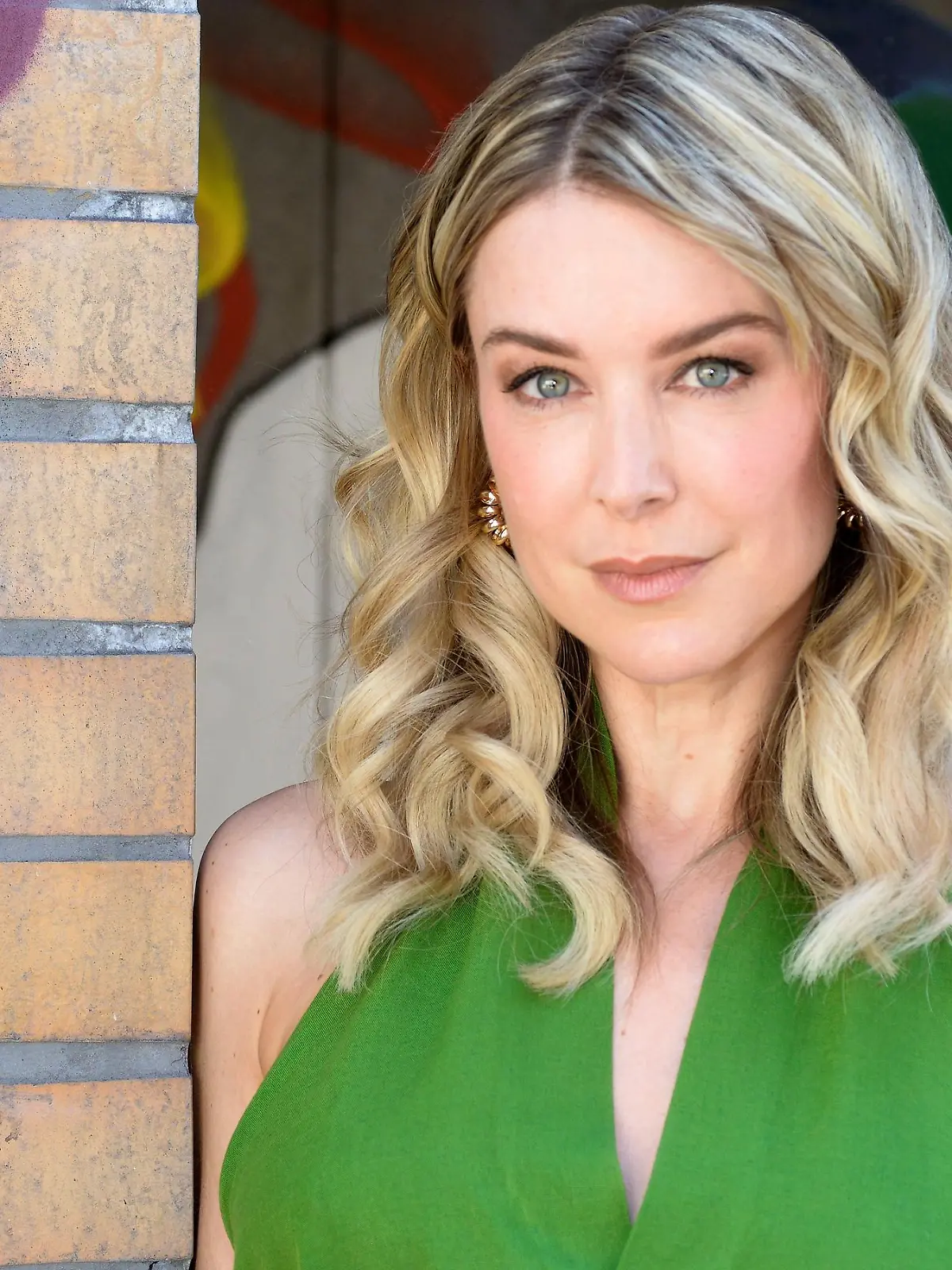 Nina Ensmann (spielt "Jessica Reichelt")

Die Verwendung des sendungsbezogenen Materials ist nur mit dem Hinweis und Verlinkung auf RTL+ gestattet.