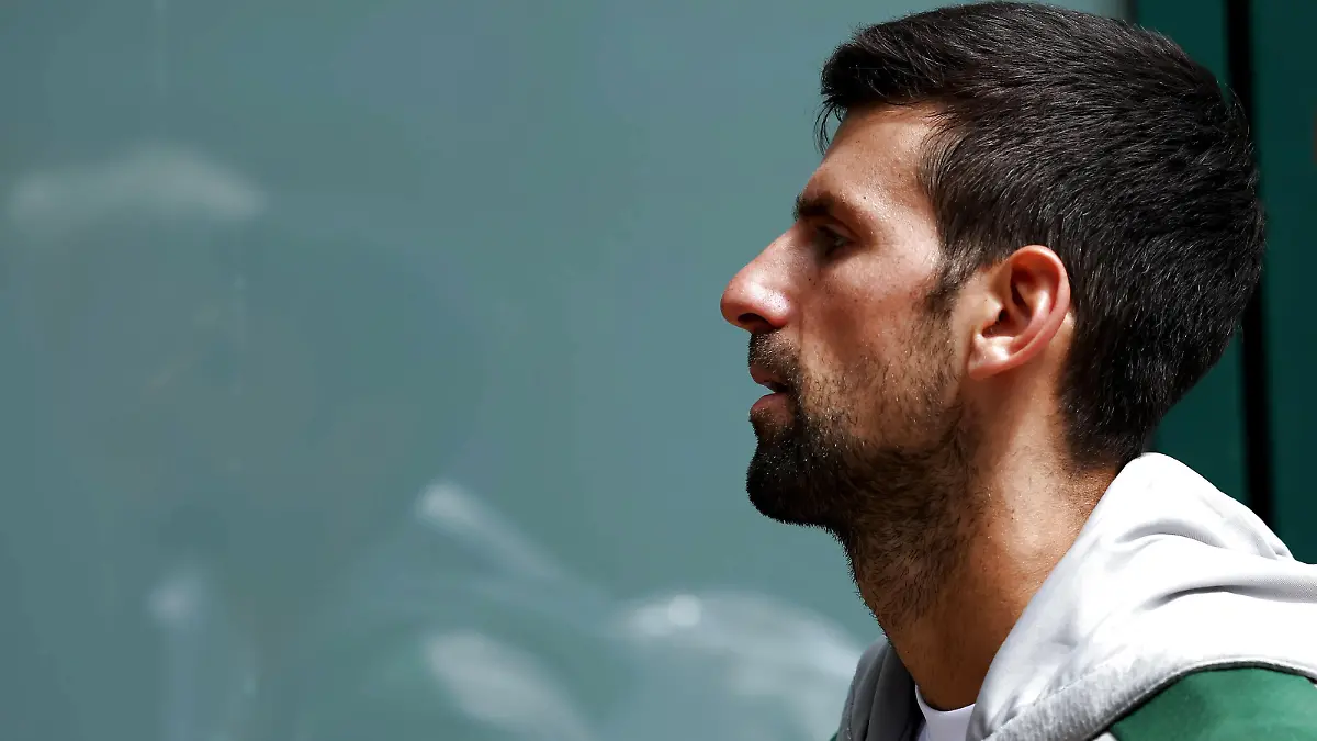  25th June 2022, All England Lawn Tennis and Croquet Club, London, England Wimbledon Tennis tournament Novak Djokovic after his practice session finishes PUBLICATIONxNOTxINxUK ActionPlus12402326 ShaunxBrooks
