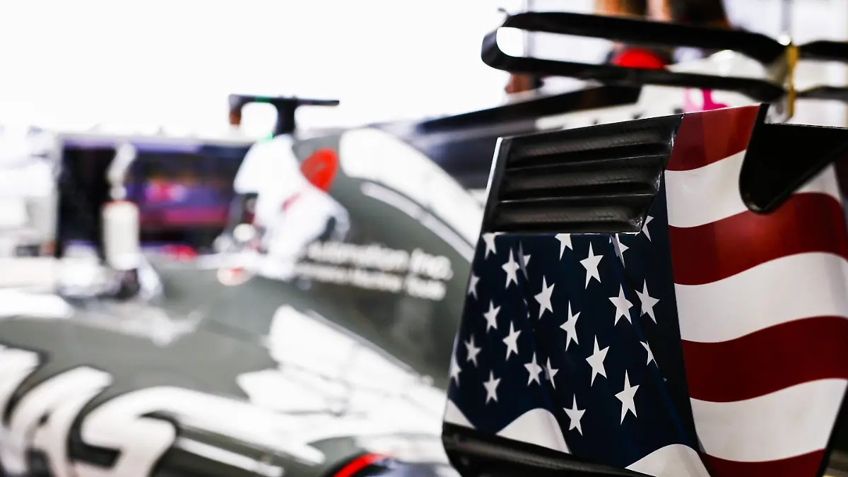 Circuit of the Americas, Austin, Texas, United States of America. Friday 20 October 2017. US flag on the rear wing end plate of the car driven by Romain Grosjean, Haas VF-17. World _ONZ5524 PUBLICATIONxINxGERxSUIxAUTxHUNxONLY
