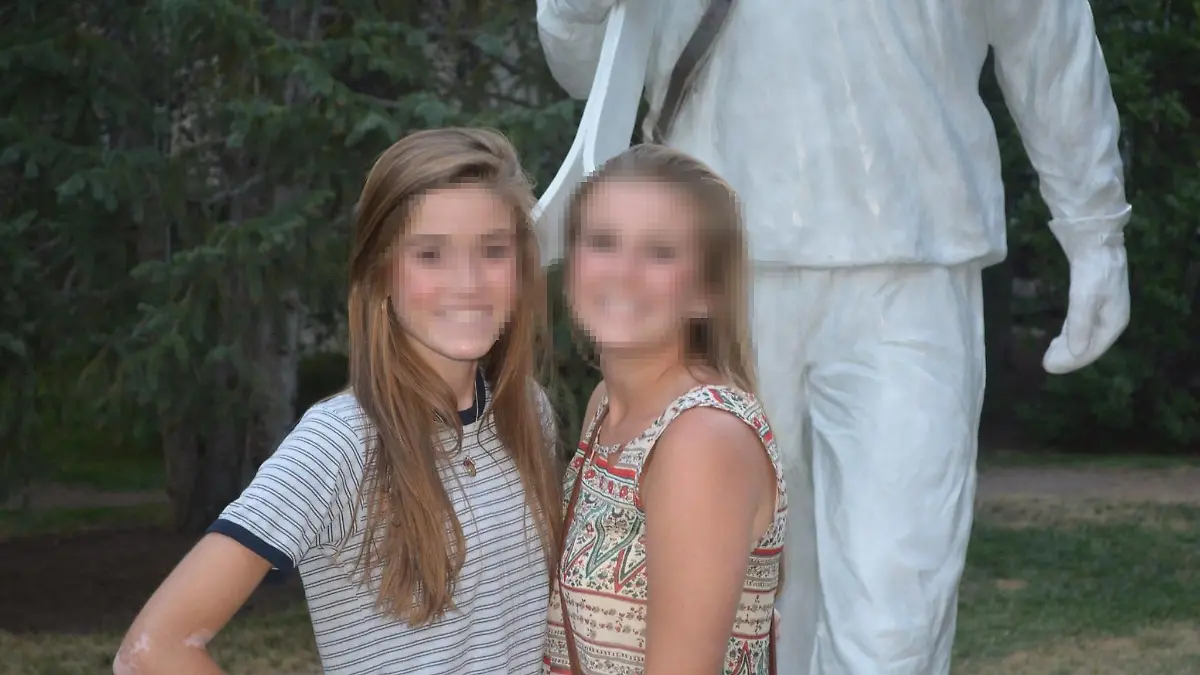 Madeleine Billings mit ihrer Schwester im Jahr 2014.