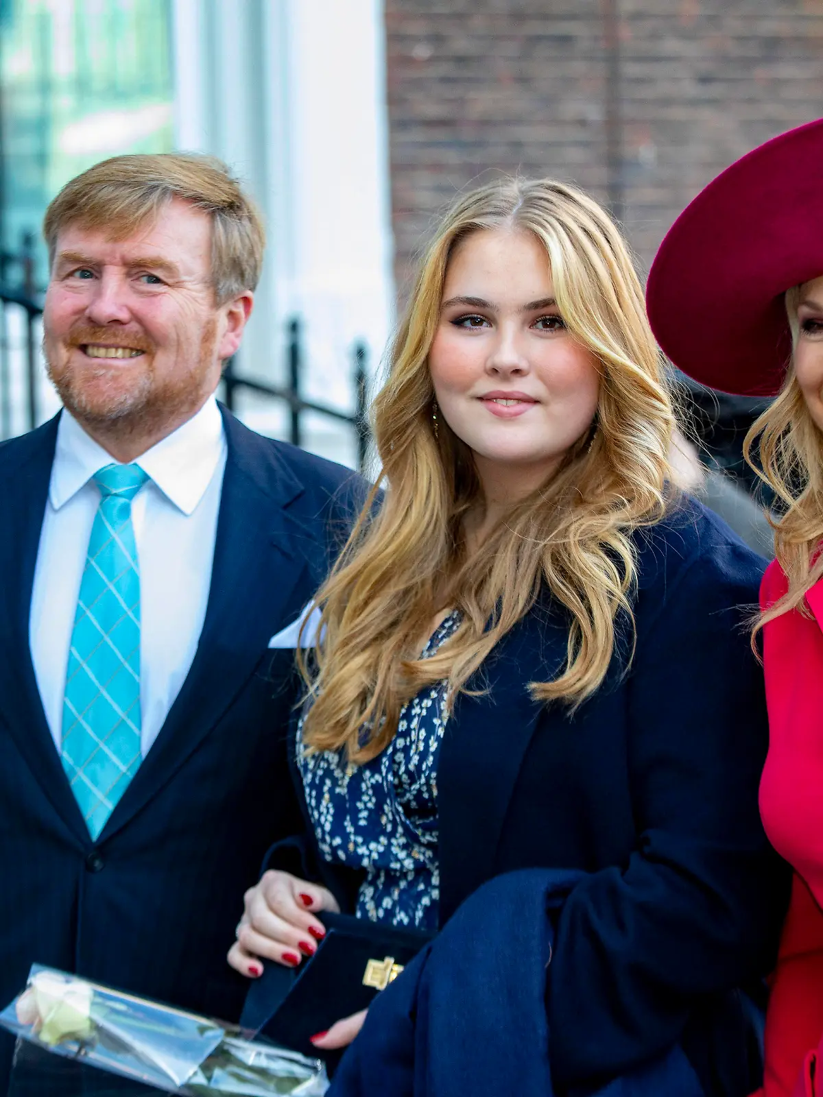  Prinzessin Amalia der Niederlande wird Staatsrad in Den Haag eingeführt  08-12-2021 The Hague Princess Amalia introduced into the Council of State  Raad van State with King Willem-Alexander and Queen Maxima and Thom de Graaf at the Ballroom of Kneuterdijk palace in The Hague.  PUBLICATIONxINxGERxSUIxAUTxONLY Copyright: xPPEx