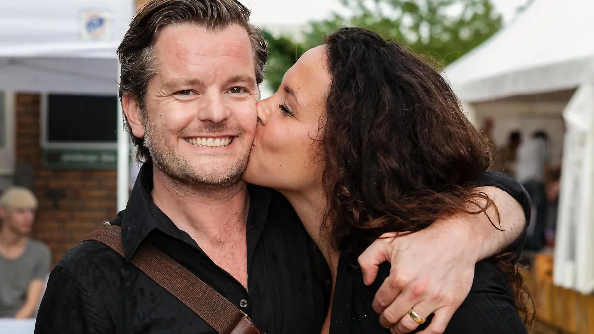  RTL Daily-Soap ALLES WAS ZÄHLT feiert Jubiläum: 1.500 Folgen, Andre Dietz Ingo Zadek, 6. Juli 1975 in Koblenz und seine verstorbene Serien-Frau Ulrike Röseberg Annette Bergmann, 15. Oktober 1978 in Berlin