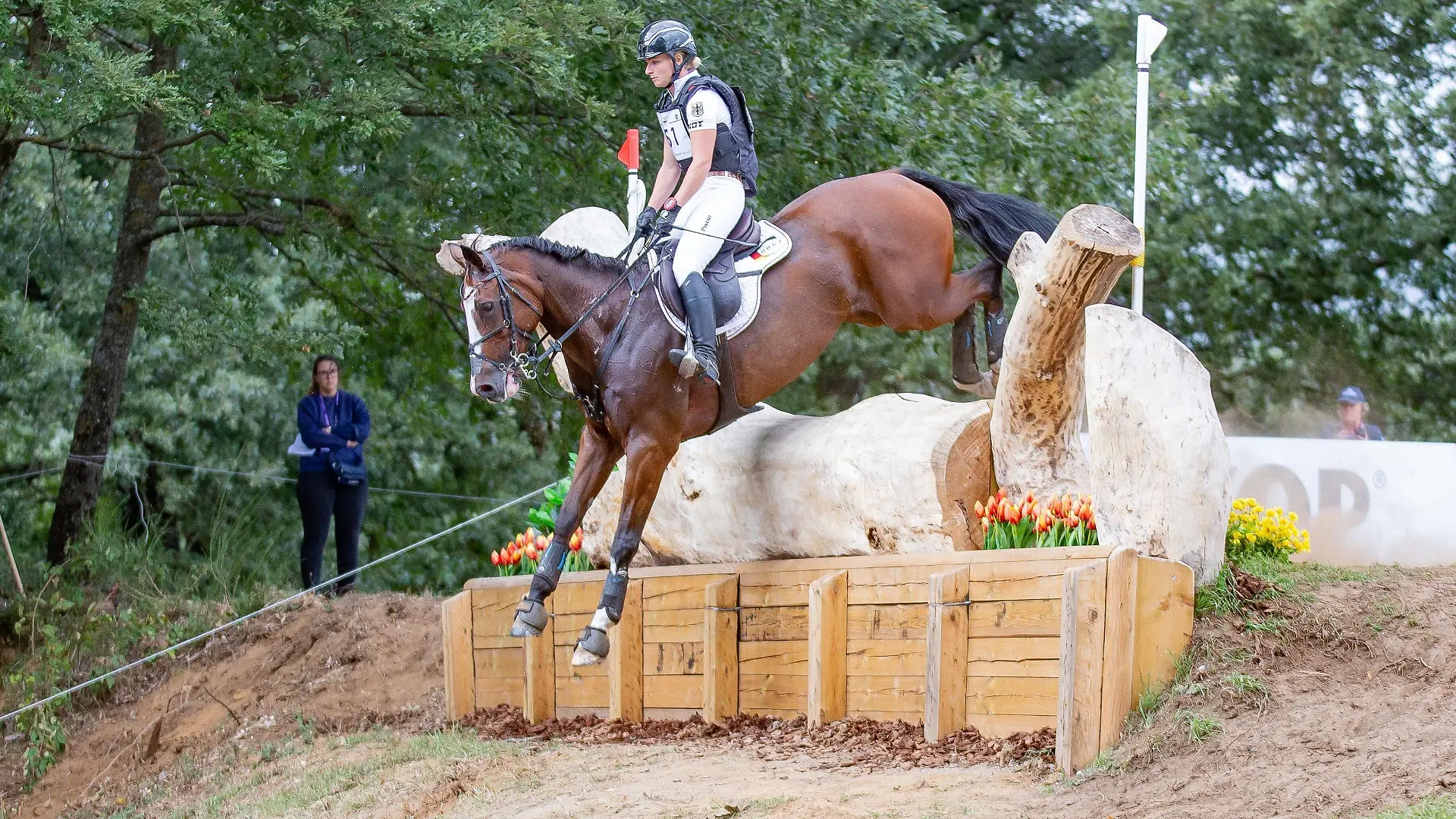 Mandatory Credit: Photo by Elli Birch/IPS/Shutterstock 13397786am Julia Krajewski GER riding Amande de B Nville during the cross country phase The FEI Eventing World Championships, Parco Regionale dei Castelli Romani, Pratoni, Italy. ITA. - 17 Sep 2022 The FEI Eventing World Championships, Parco Regionale dei Castelli Romani, Pratoni, Italy. ITA. - 17 Sep 2022 PUBLICATIONxINxGERxSUIxAUTXHUNxGRExMLTxCYPxROMxBULxUAExKSAxONLY Copyright: xEllixBirch/IPS/Shutterstockx 13397786am