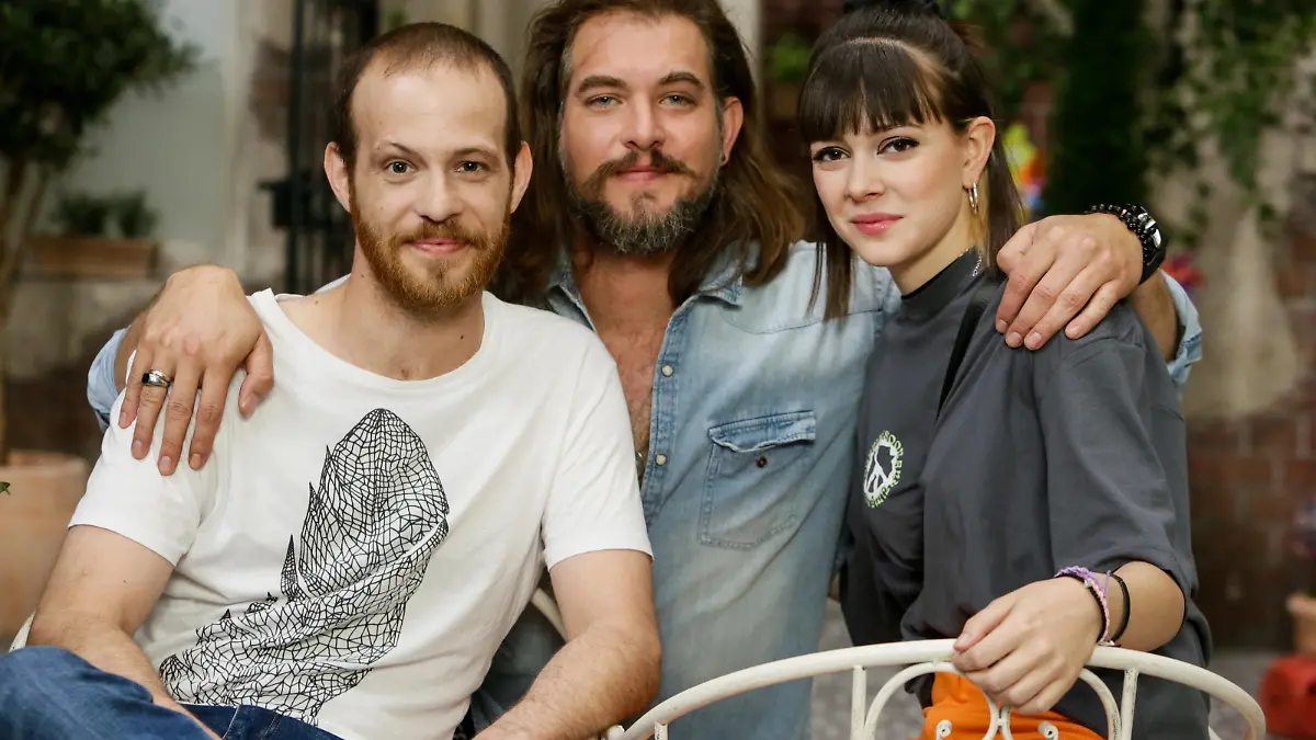 Patrick Müller (l.), Diego Carlos Seyfarth und Maira Kellers
Die Verwendung des sendungsbezogenen Materials ist nur mit dem Hinweis und Verlinkung auf RTL+ gestattet.