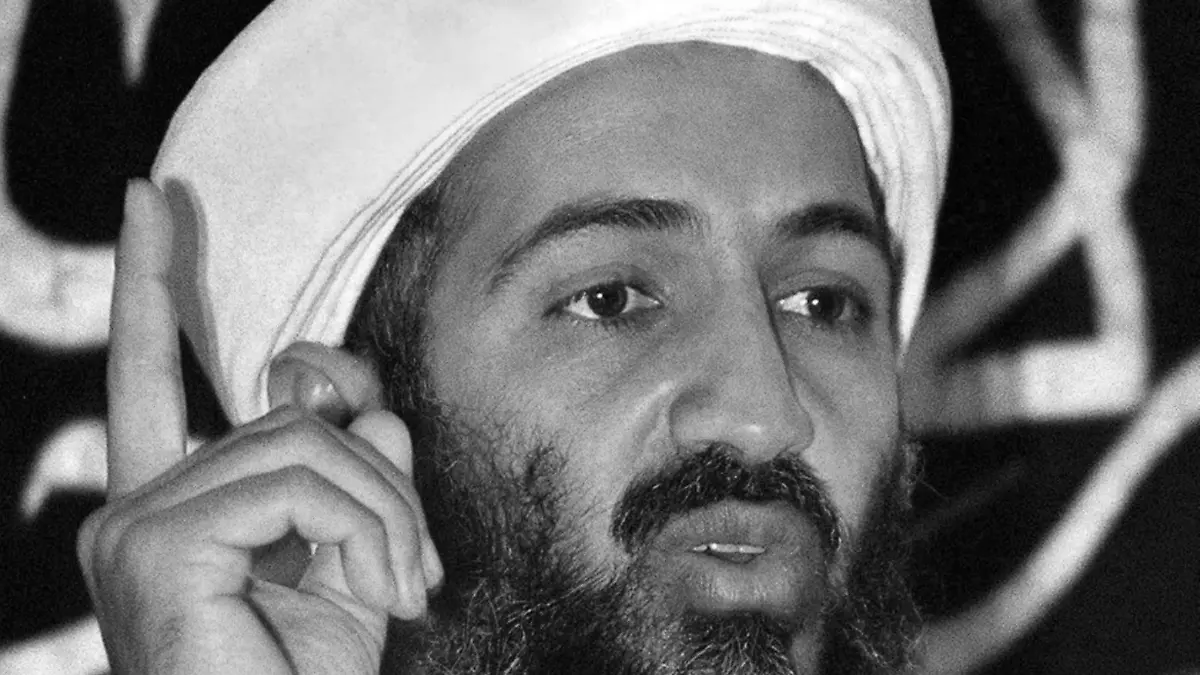 ARCHIV - 26.08.2000, Afghanistan, Kabul: Der damalige untergetauchte Anführer des Terrornetzes El Kaida, Osama bin Laden. (zu dpa «20 Jahre 9/11: Terroranschläge in den USA») Foto: Epa/epa/dpa +++ dpa-Bildfunk +++