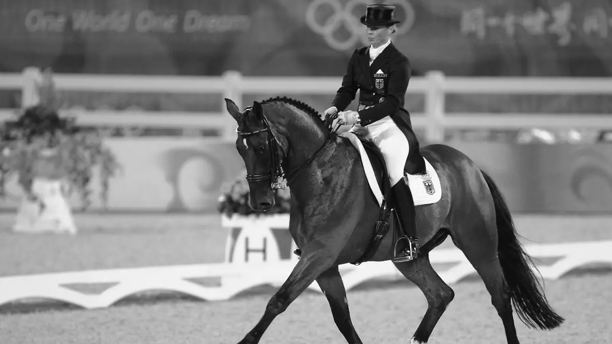 Dressage rider Isabell Werth of Germany and horse Satchmo compete in the Dressage team Grand Prix of the Equestrian event at the Equestrian Venue of the Beijing Olympic Games 2008 in Hong Kong, 14 August 2008. EPA/JOCHEN LUEBKE +++(c) dpa - Bildfunk+++