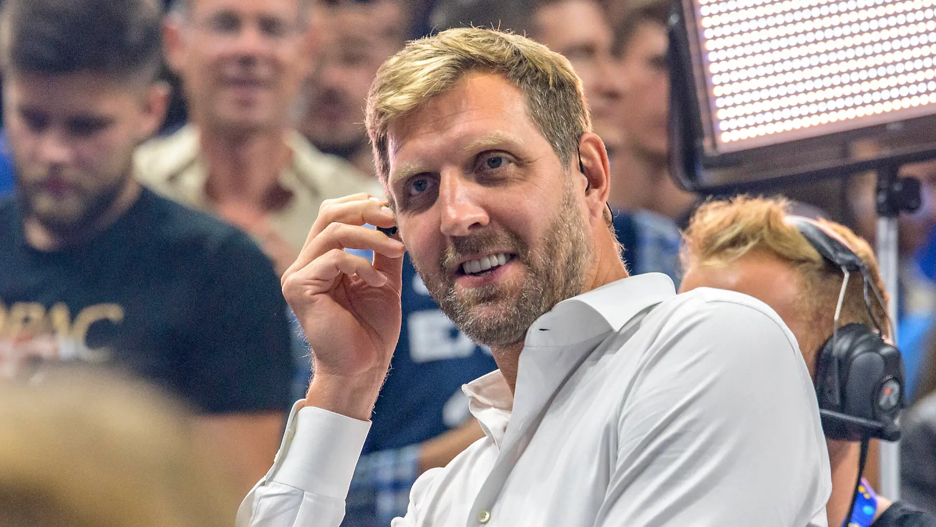  Dirk Nowitzki - Basketballspieler, waehrend eines Interviews vor dem Spiel, Deutschland vs Griechenland, GER, FIBA Eurobasket, Viertel - Finalspiel, BBL, Basketball - Maenner, Saison 2022, 13.09.2022, GER, FIBA Eurobasket, Deutschland vs Griechenland, Viertel - Finalspiel, BBL, Basketball - Maenner, Saison 2022, 13.09.2022, Berlin *** Dirk Nowitzki basketball player, during a pre-game interview, Germany vs Greece, GER, FIBA Eurobasket, quarter final game, BBL, mens basketball, 2022 season, 13 09 2022, GER, FIBA Eurobasket, Germany vs Greece, quarter final game, BBL, mens basketball, 2022 season, 13 09 2022, Berlin Copyright: xEibner-Pressefoto/UwexKochx EP_UKH