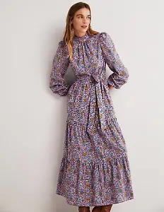 Maxikleid mit Stufen und Kirschblütenmuster