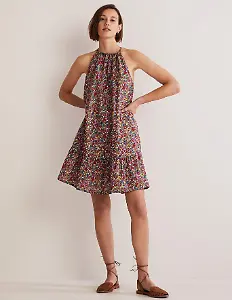 Neckholder-Kleid mit Stufe