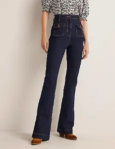 High-Waist Jeans mit Schlag
