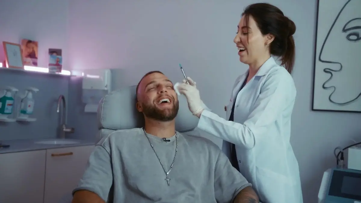 Filip Pavlovic beim Beauty-Doc
