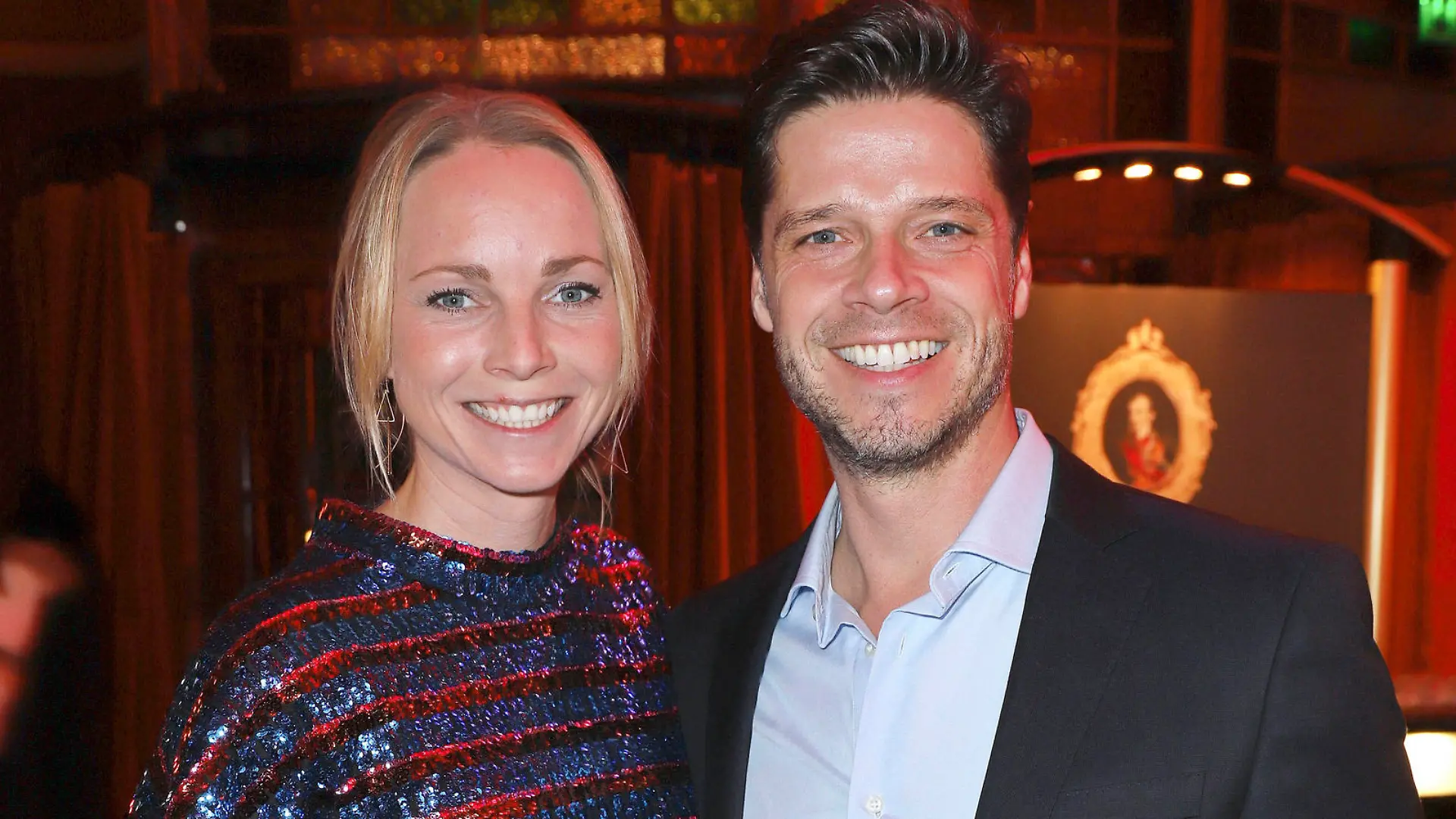 Stephen Dürr mit Ehefrau Katharina Dürr bei der Premiere von Cornelia Polettos Palazzo im Spiegelpalast vor den Deichtorhallen. Hamburg, 15.11.2019 *** Stephen Dürr with wife Katharina Dürr at the premiere of Cornelia Polettos Palazzo in the Spiegelpalast in front of the Deichtorhallen Hamburg, 15 11 2019 Foto:xgbrcix/xFuturexImage