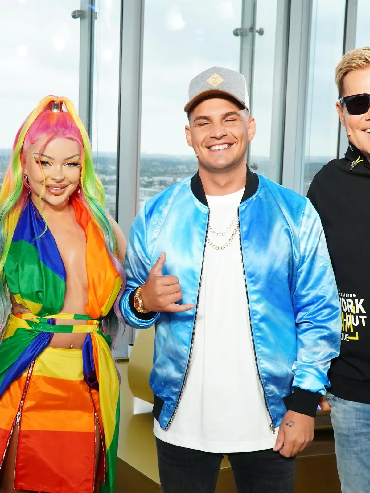 V.l.: Leony, Katja Krasavice, Pietro Lombardi und Dieter Bohlen

Die Verwendung des sendungsbezogenen Materials ist nur mit dem Hinweis und Verlinkung auf RTL+ gestattet.