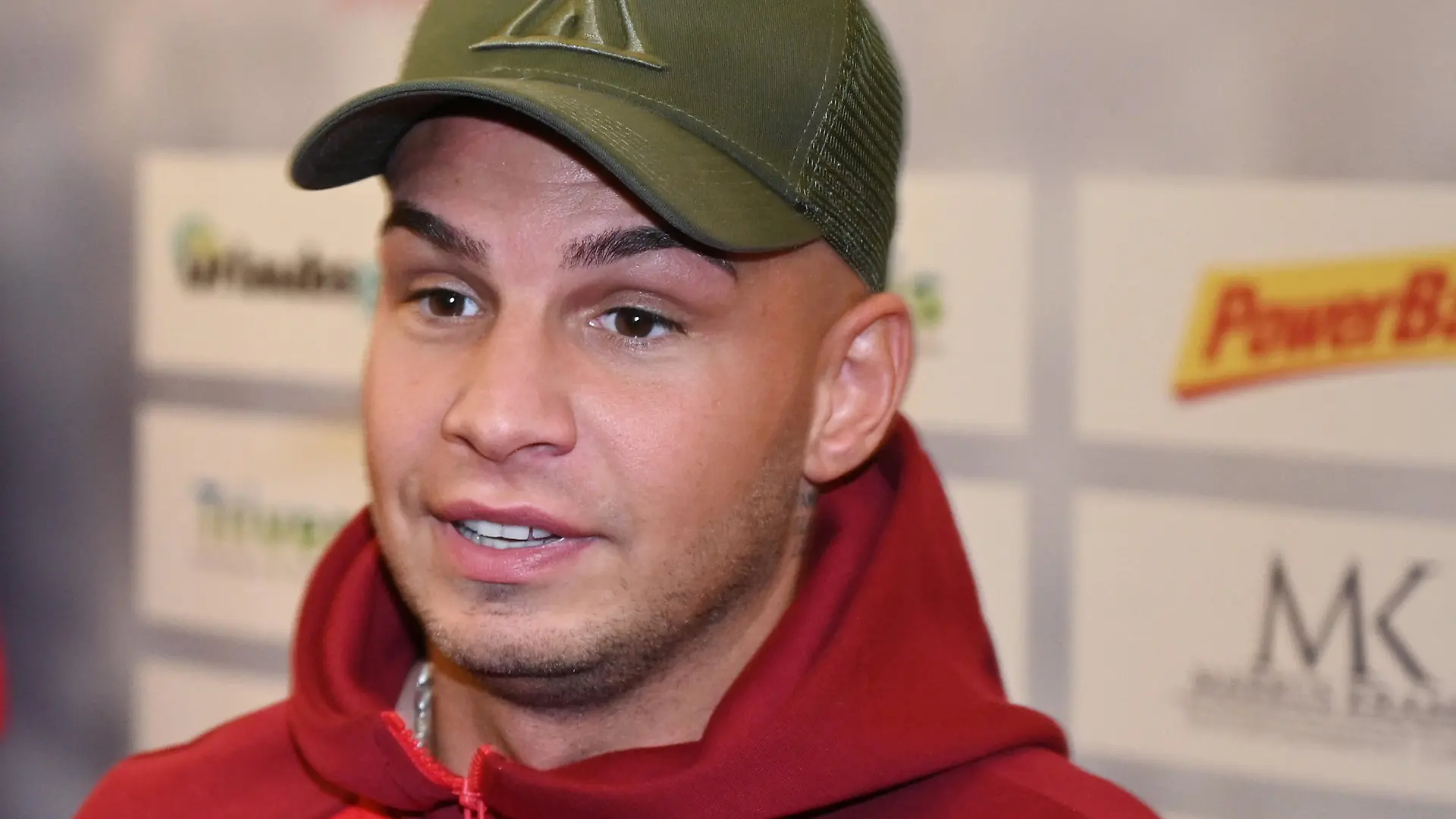 ARCHIV - 13.01.2019, Nordrhein-Westfalen, Gummersbach: Der Sänger Pietro Lombardi kommt zum Prominentenspiel im Rahmen des Hallenfußballturniers «Schauinsland Reisen Cup». (Zu dpa "Pietro Lombardi und Partnerin Laura erwarten ein Kind") Foto: Henning Kaiser/dpa +++ dpa-Bildfunk +++