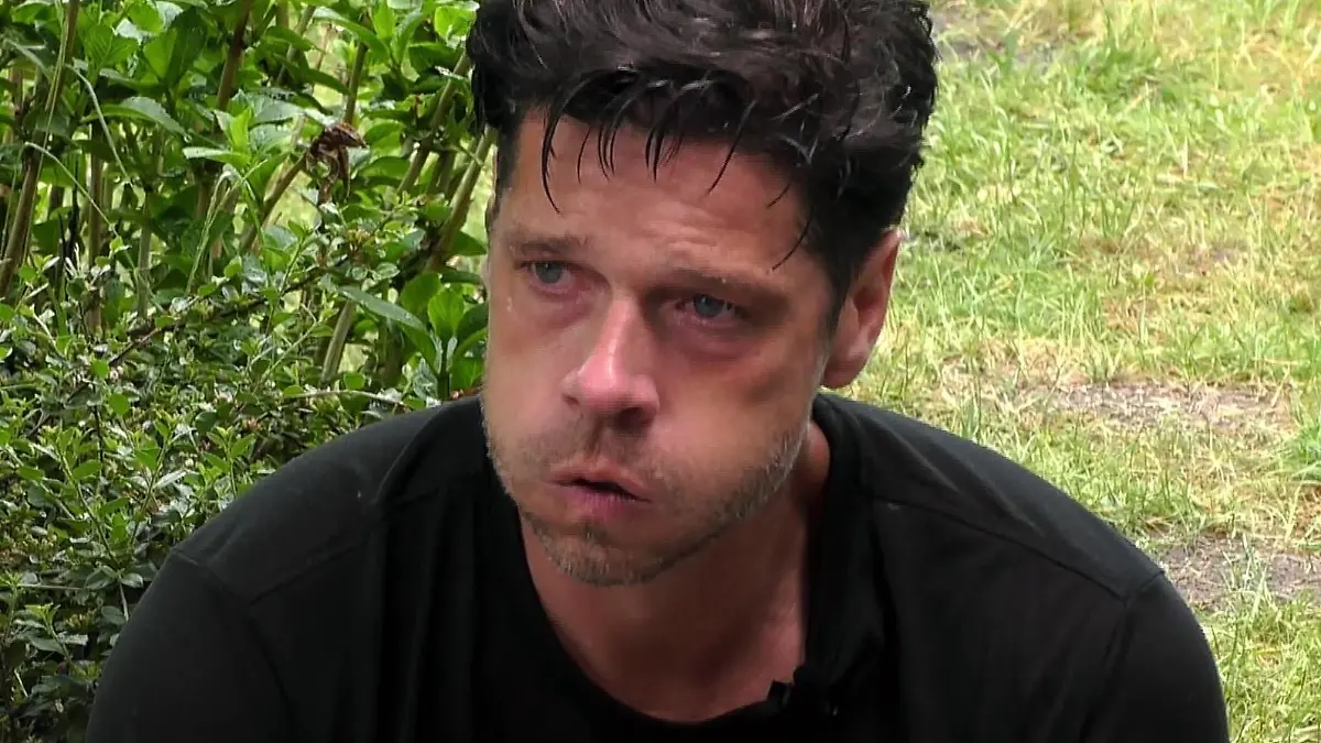 Stephen Dürr spielt im Sommerhaus den Leidenden