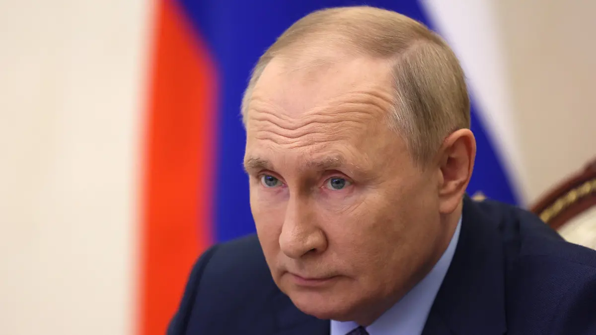 Russland, Präsident Wladimir Putin Videokonferenz in Moskau  MOSCOW, RUSSIA  SEPTEMBER 8, 2022: Russia s President Vladimir Putin takes part in a ceremony to open first section of the M12 motorway linking Moscow and Kazan for traffic via a video linkup from the Moscow Kremlin. Gavriil Grigorov/POOL/TASS PUBLICATIONxINxGERxAUTxONLY TS141AEE