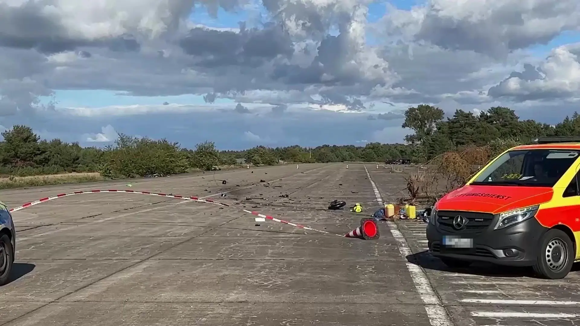 In Brandenburg sind bei einem Motorrad-Crash drei Männer ums Leben gekommen.
