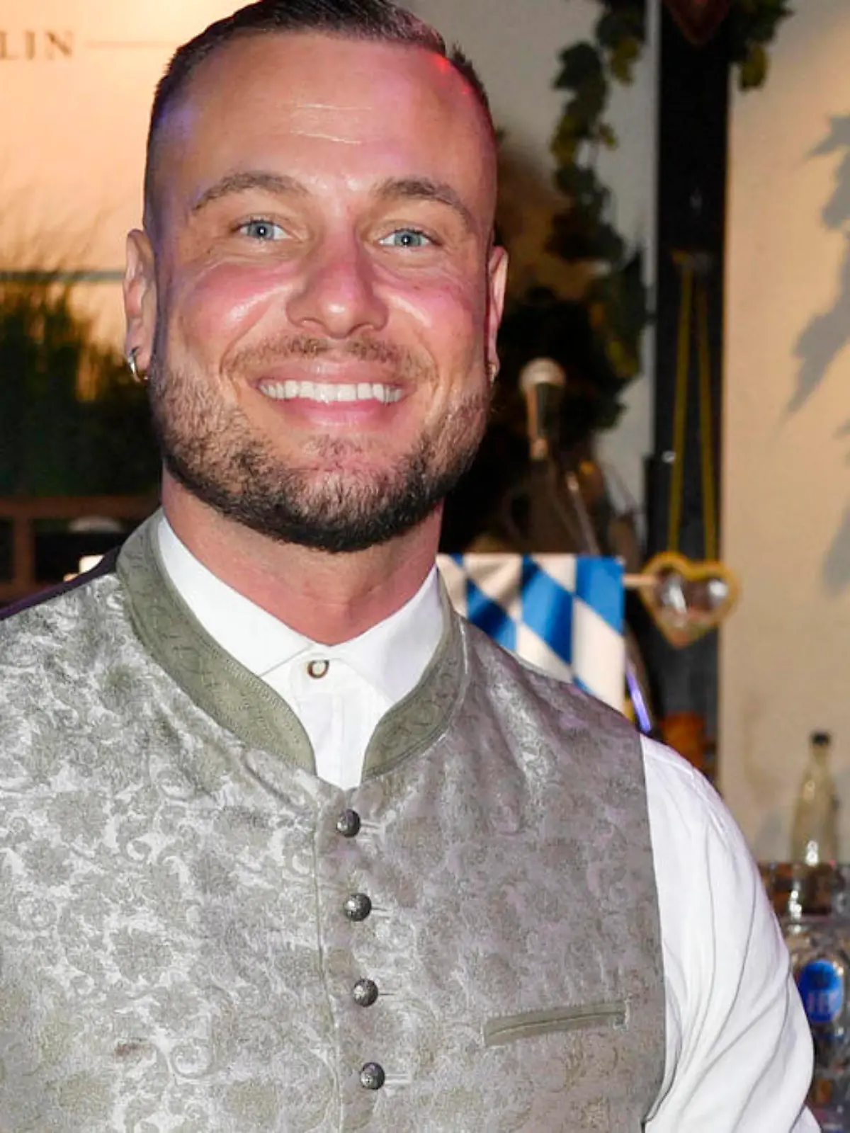  Eric Sindermann beim Wiesn-Anstich zum Oktoberfest 2022 im Hofbräu Berlin. Berlin, 17.09.2022 *** Eric Sindermann at the tapping of the Oktoberfest 2022 in the Hofbräu Berlin Berlin, 17 09 2022 Foto:xN.xKubelkax/xFuturexImage