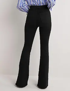 Figurbetonte Jeans mit Schlag
