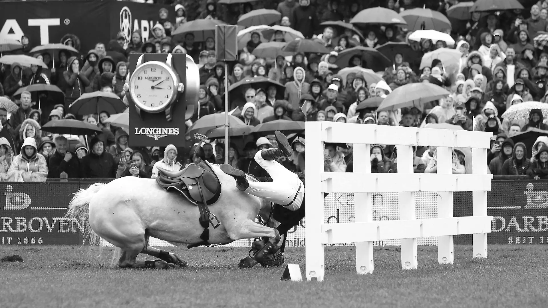 Foto . Dermott LENNON IRL auf dem Pferd Gelvins Touch Pferdesport, Turnier in Hamburg , Deutsches Spring und Dressur Derby Finale und Grosser Preis am So. 29.05.22 *** Photo Dermott LENNON IRL on the horse Gelvins Touch equestrian sport, tournament in Hamburg , German Jumping and Dressage Derby Final and Grand Prix on Sun 29 05 22