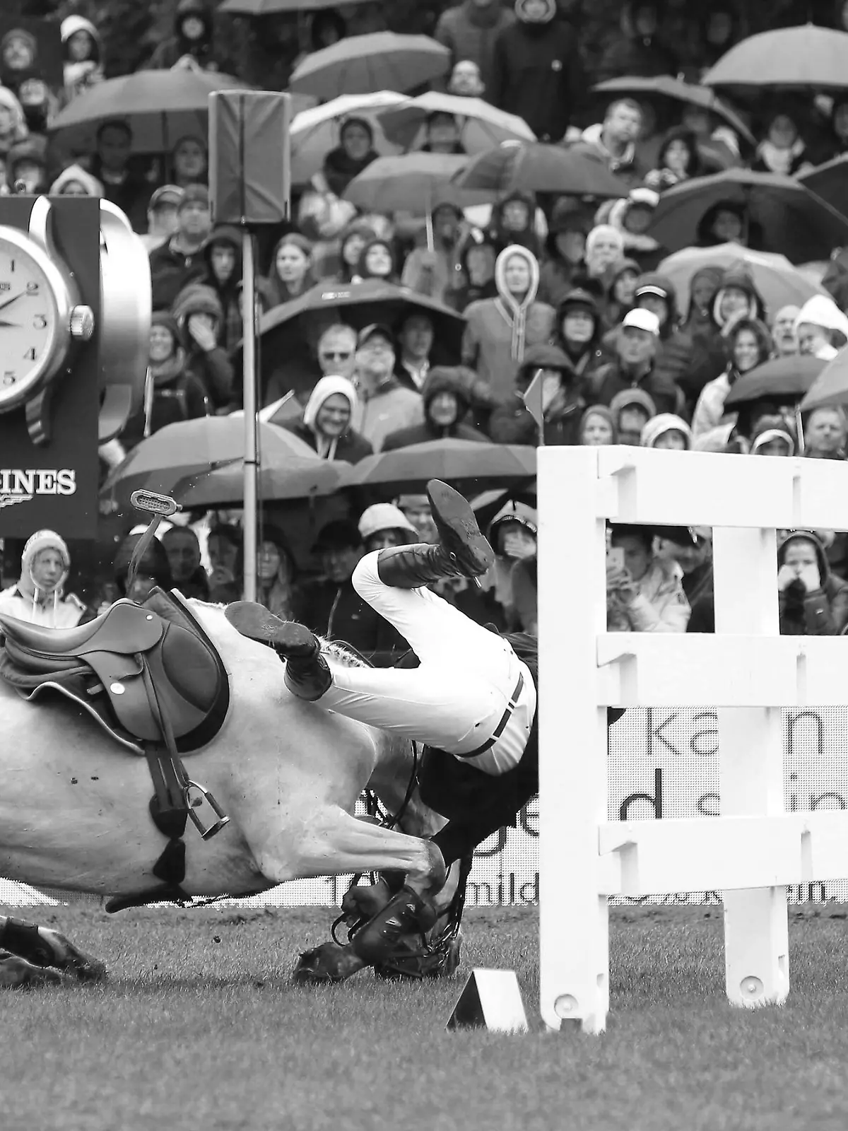 Foto . Dermott LENNON  IRL  auf dem Pferd Gelvins Touch Pferdesport, Turnier in Hamburg , Deutsches Spring und Dressur Derby Finale und Grosser Preis am So. 29.05.22 *** Photo  Dermott LENNON IRL on the horse Gelvins Touch equestrian sport, tournament in Hamburg , German Jumping and Dressage Derby Final and Grand Prix on Sun 29 05 22 