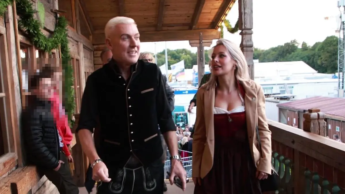 H.P. Baxxter in weiblicher Begleitung auf der Wiesn 2022