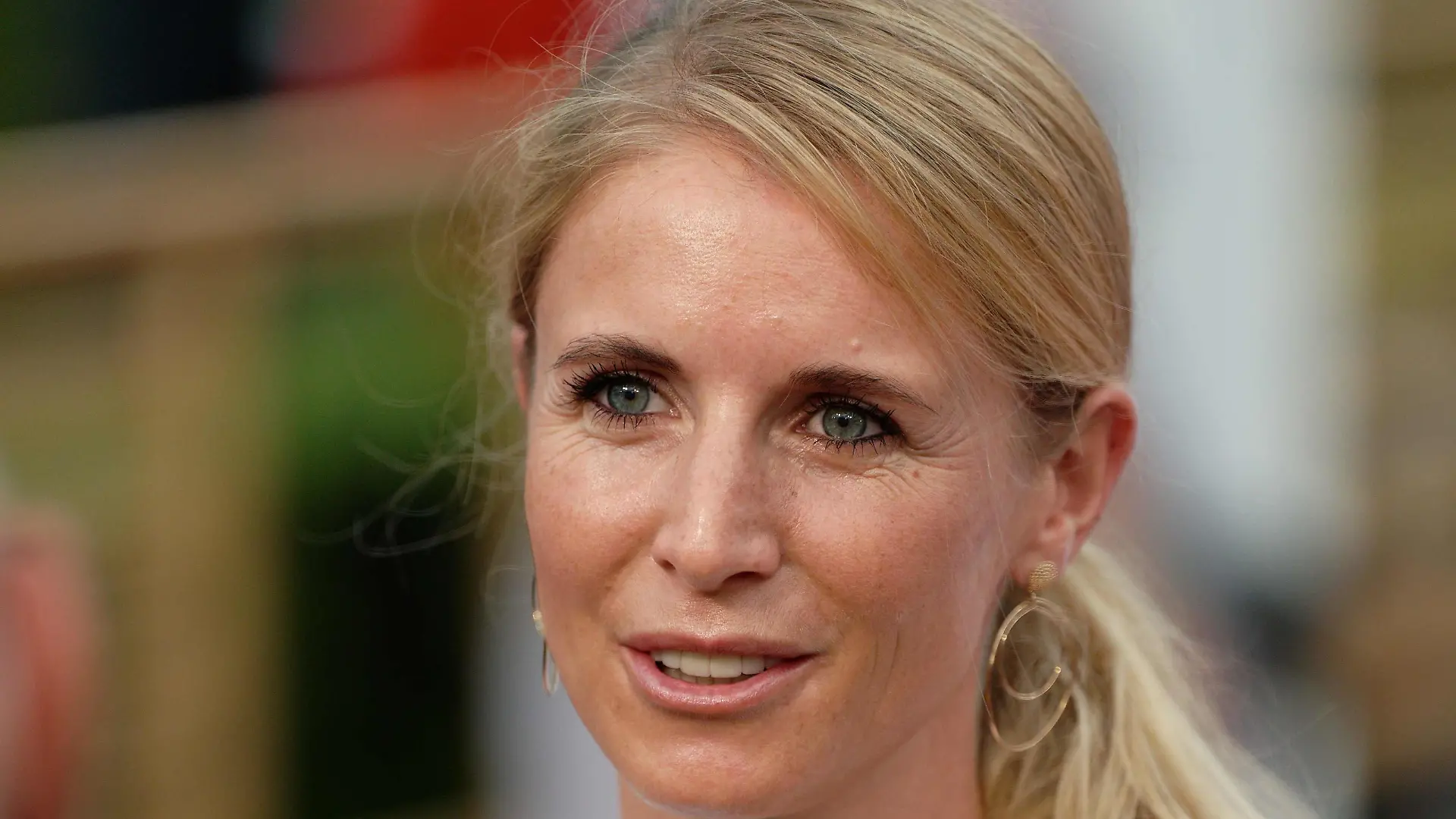 ARCHIV - 14.09.2021, Nordrhein-Westfalen, Aachen: Die Reiterin Jessica von Bredow-Werndl kommt zum Eröffnungsabend beim CHIO Aachen. (Zu dpa "Dressur-Olympiasiegerin verzichtet auf Comeback nach kurzer Babypause") Foto: Henning Kaiser/dpa +++ dpa-Bildfunk +++