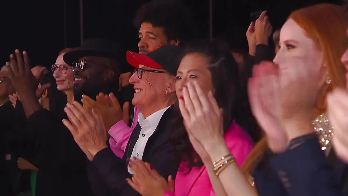 Standing ovation und pure Begeisterung im Gesicht auch bei Otto Waalkes.