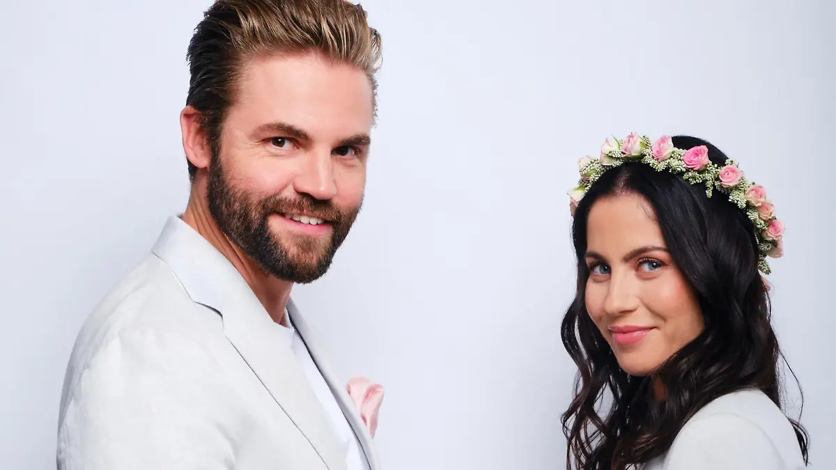Sina (Valea Scalabrino) und Bambi (Ben Heinrich)
Die Verwendung des sendungsbezogenen Materials ist nur mit dem Hinweis und Verlinkung auf RTL+ gestattet.