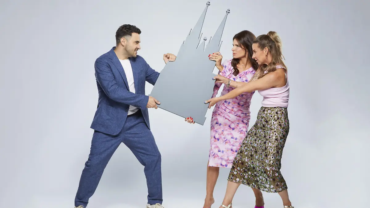 Lars Steinhöfel, Tabea Heynig und Isabell Hertel 

Die Verwendung des sendungsbezogenen Materials ist nur mit dem Hinweis und Verlinkung auf RTL+ gestattet.