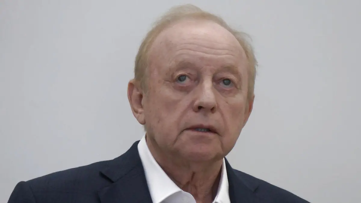 Star-Koch Alfons Schubeck muss sich wegen Steuerhinterziehung vor Gericht verantworten.